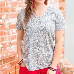 S A N T O snake VNECK